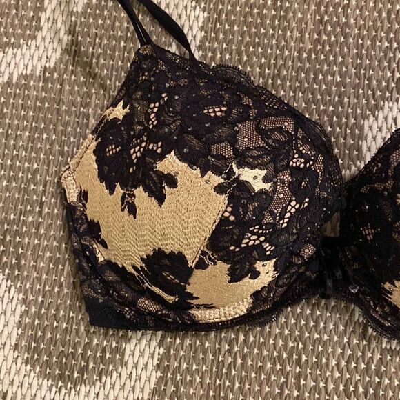 Victoria’s Secret push-up bra size 34DD - Picture 2 of 9